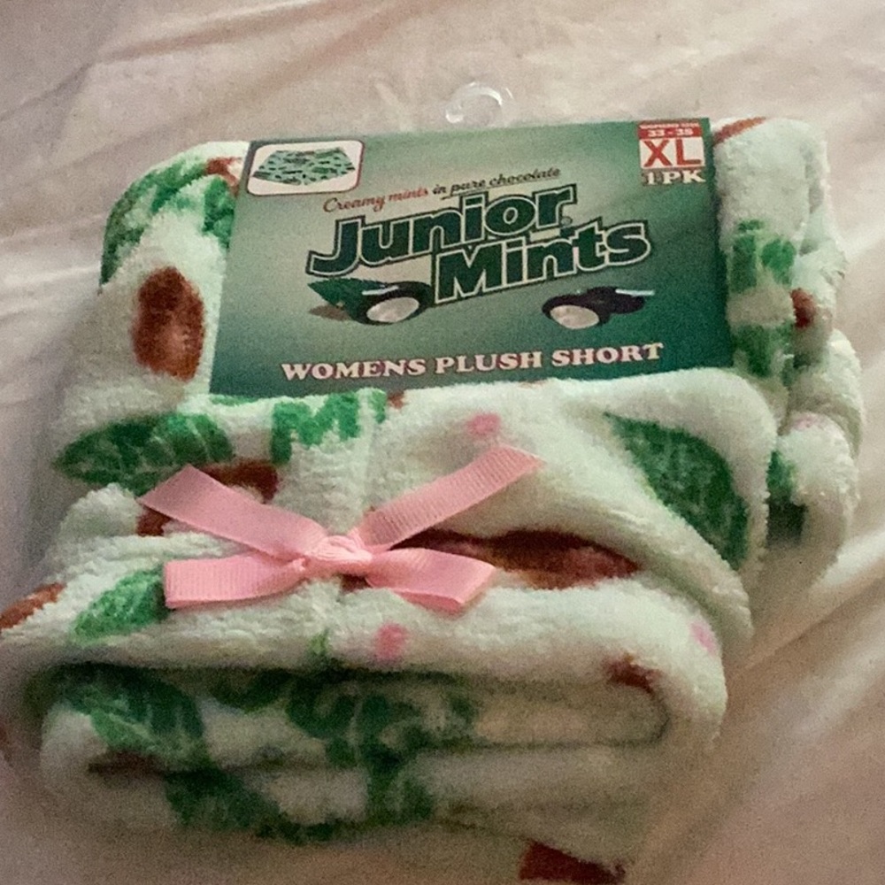 🩳NWT Junior Mints Unisex Plush Shorts Size XLARGE 🩳